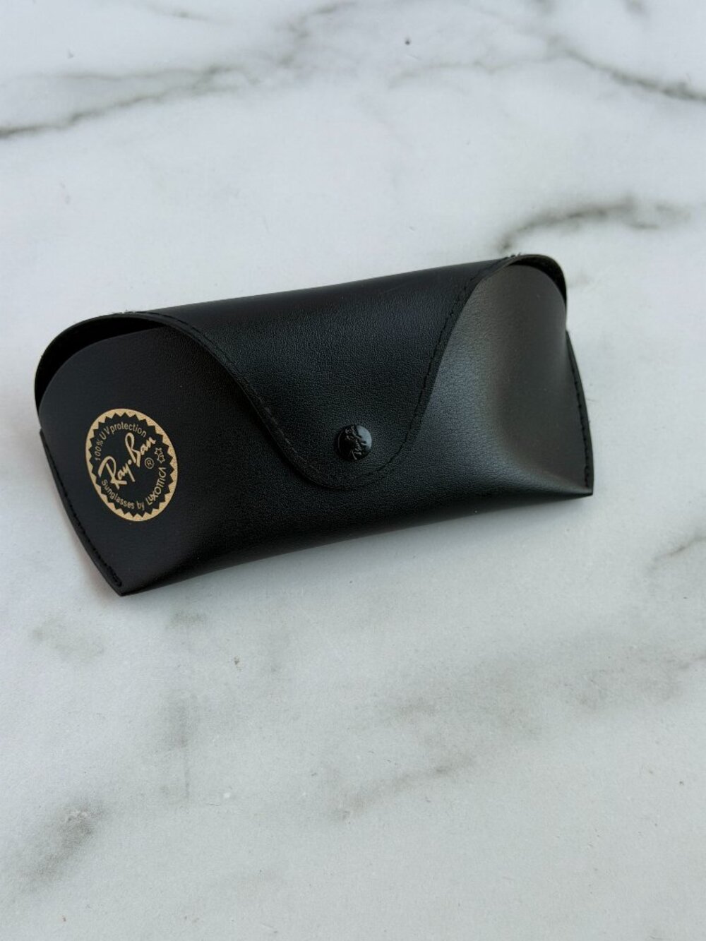 Ray-Ban Black Sunglasses Hard Case Snap Closure Genuine Luxottica #X2